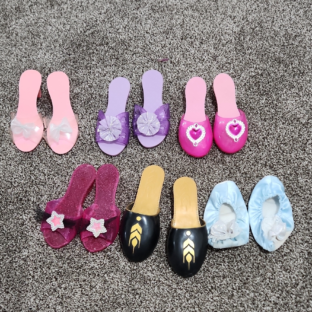 Disney Princess Dress-Up Shoes in Gold and Black